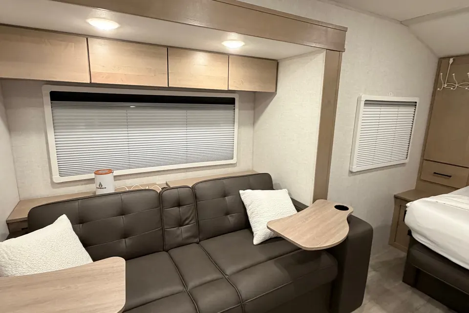 EMBER 221 MSL Overland solarmax Travel Trailer
