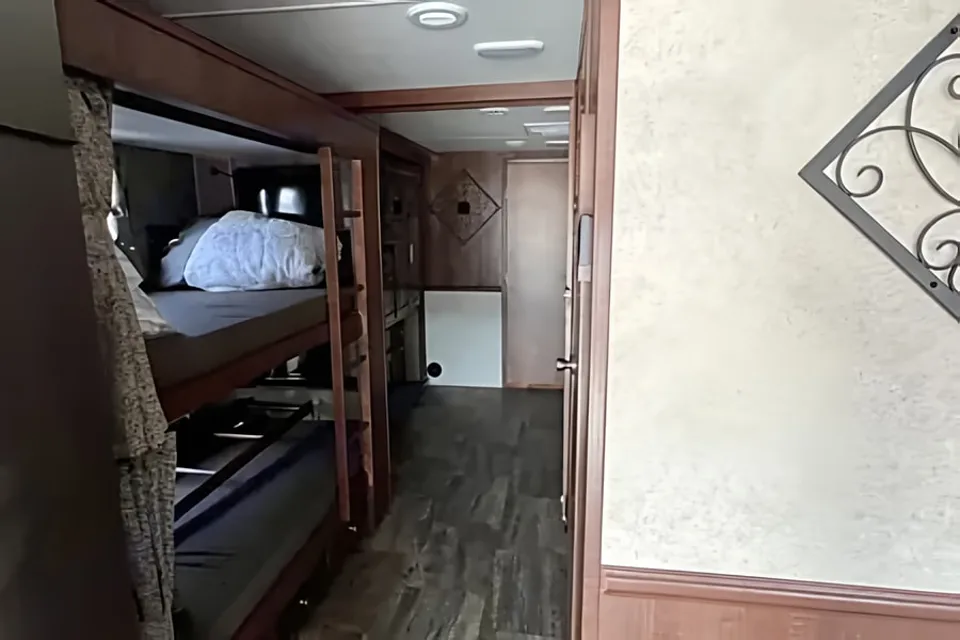 [24] Stress Free RVs - 2017 XL - Class A - Georgetown - Bunkhouse