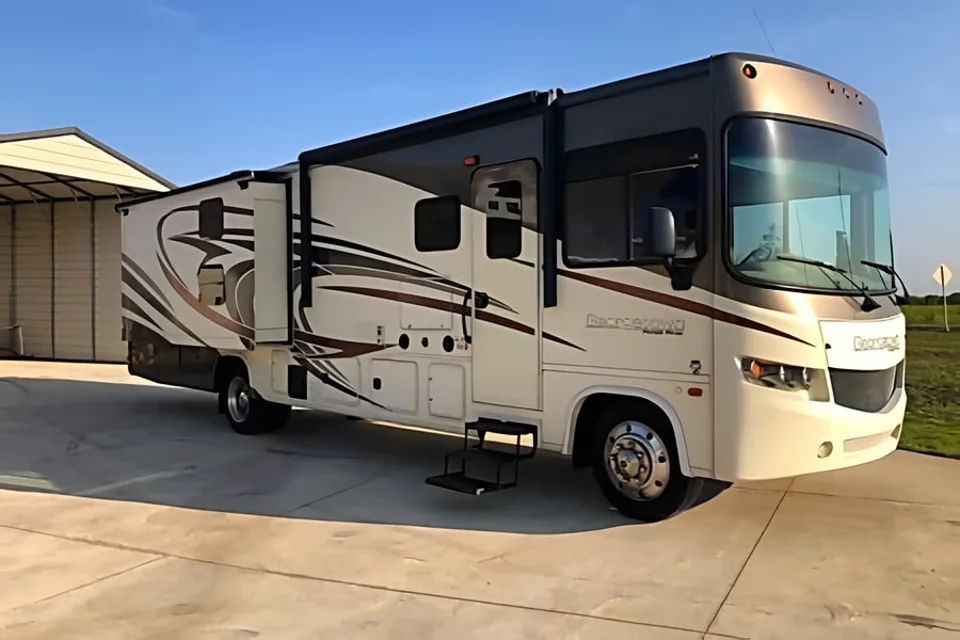 [24] Stress Free RVs - 2017 XL - Class A - Georgetown - Bunkhouse