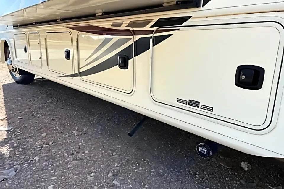 [24] Stress Free RVs - 2017 XL - Class A - Georgetown - Bunkhouse