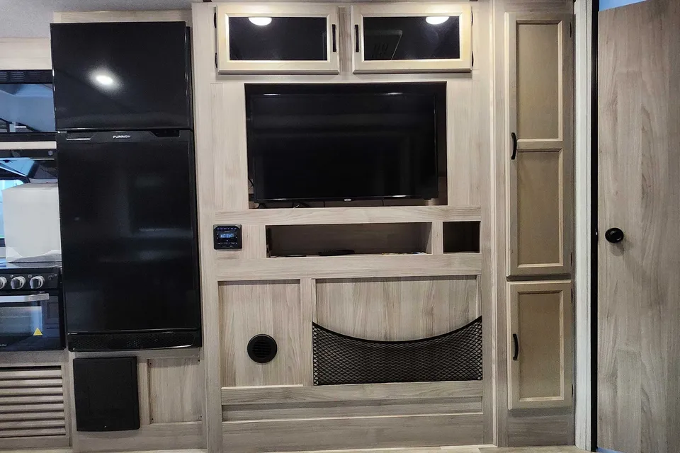 Davis Coachmen Travel Trailer