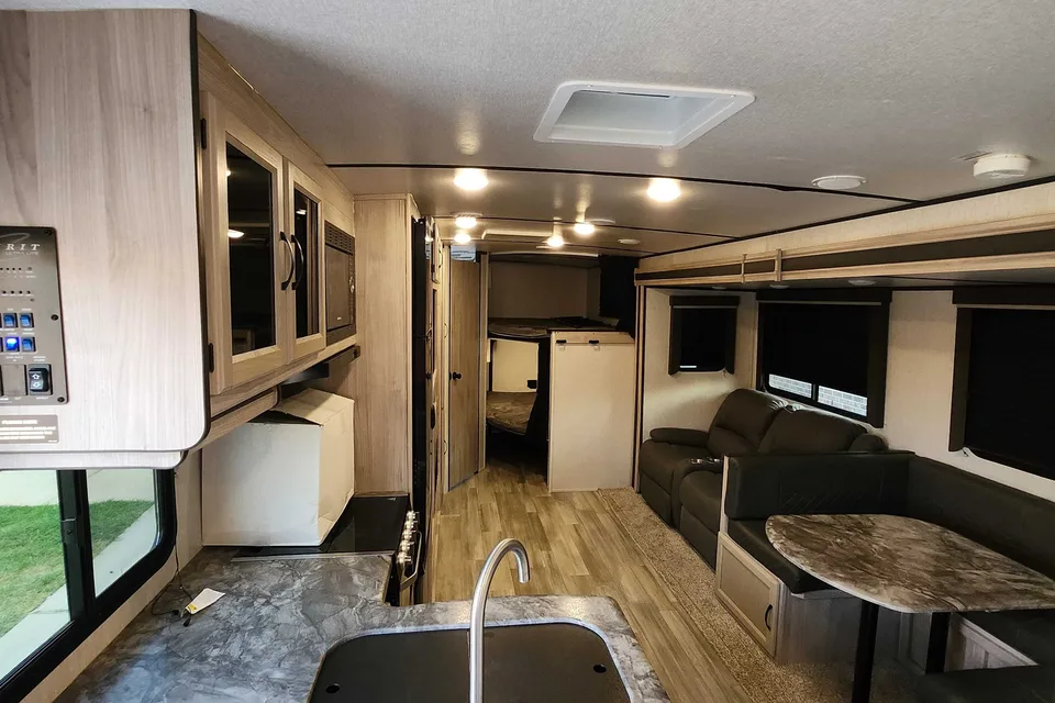 Davis Coachmen Travel Trailer