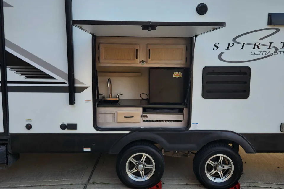 Davis Coachmen Travel Trailer