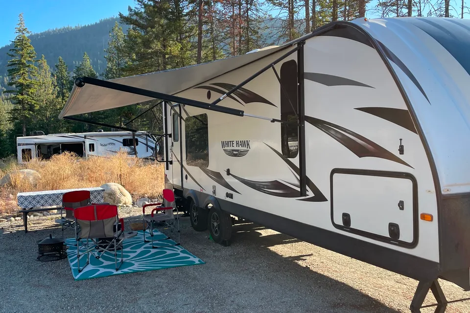 🇨🇦 Beautiful Jayco Whitehawk 24' Travel Trailer!