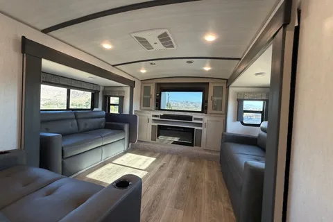 Brian's Forest River Hemisphere Fifth Wheel