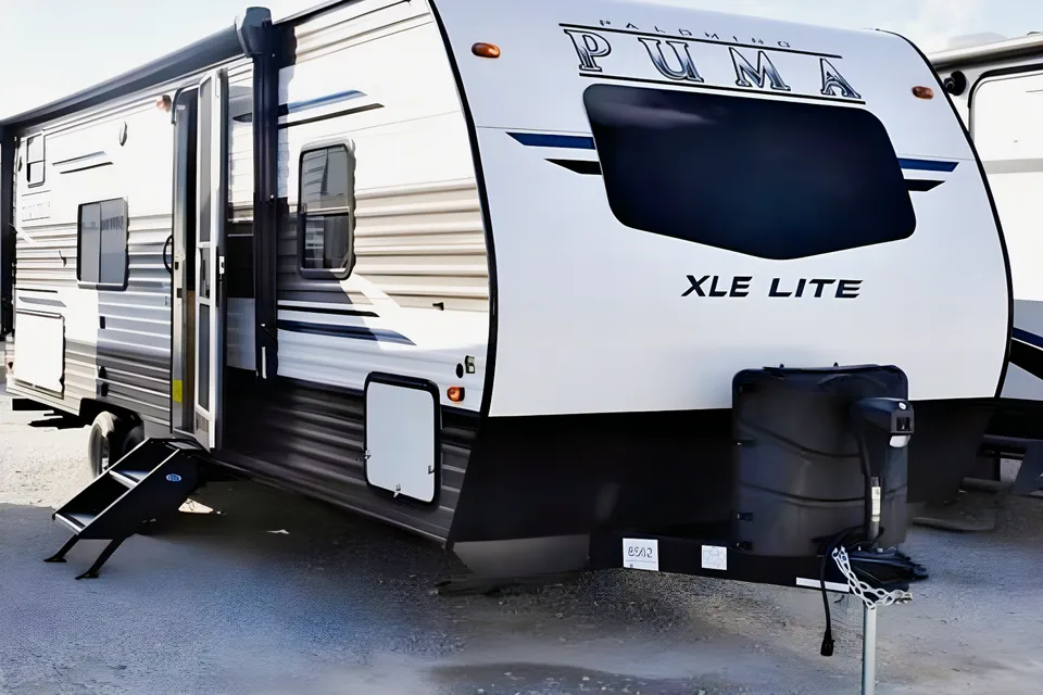 Goyan's Palomino puma xle lite Travel Trailer