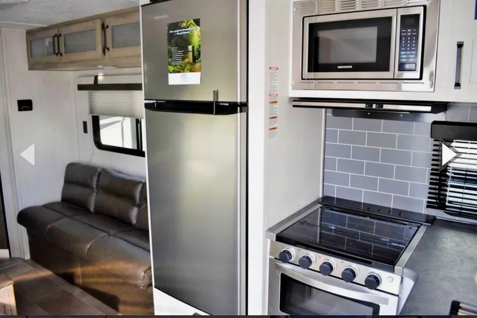 Goyan's Palomino puma xle lite Travel Trailer