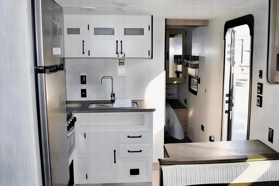 Goyan's Palomino puma xle lite Travel Trailer
