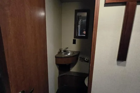 Dustin's Evergreen Tesla Fifth Wheel