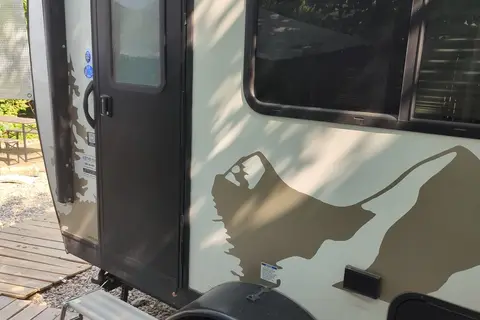 Boondock / Campsite, SUV Towable Travel Lite RV 14FD Travel Trailer