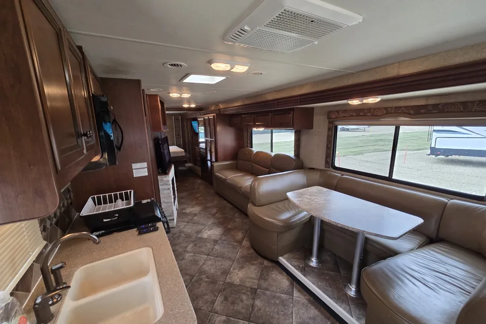 Thor Motor Coach 2014 FORD THOR WINDSPORT 34F Class A