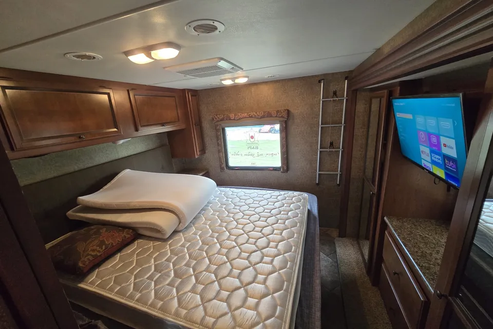 Thor Motor Coach 2014 FORD THOR WINDSPORT 34F Class A