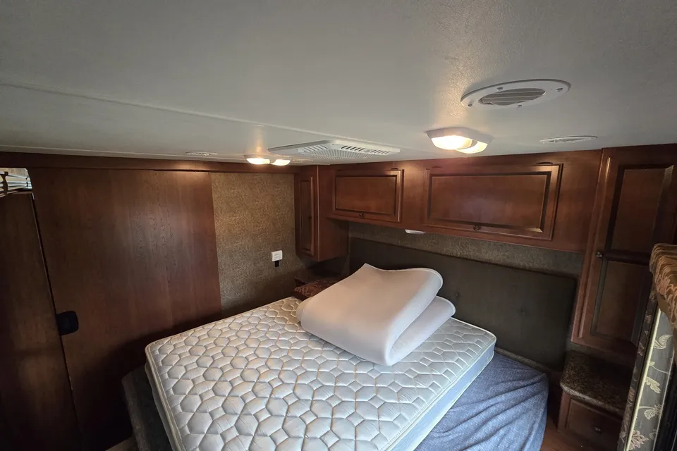 Thor Motor Coach 2014 FORD THOR WINDSPORT 34F Class A
