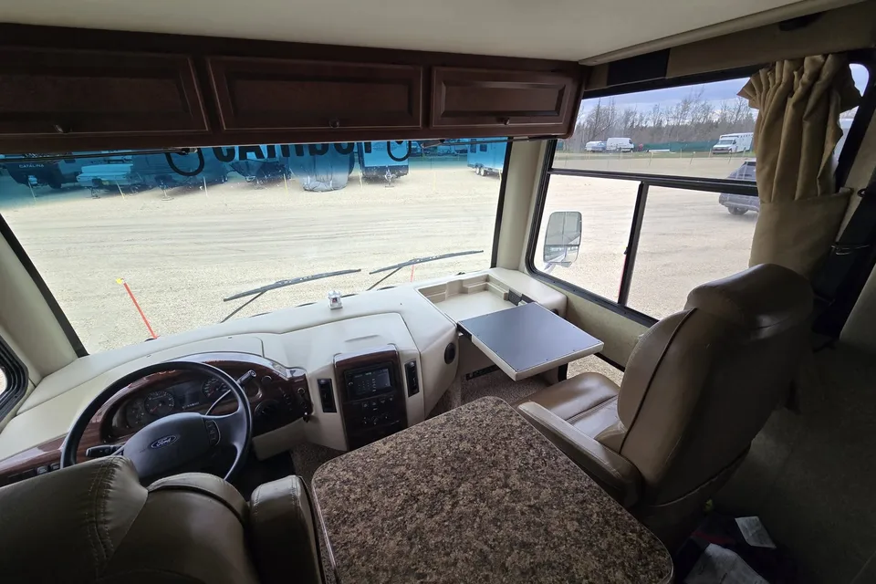 Thor Motor Coach 2014 FORD THOR WINDSPORT 34F Class A