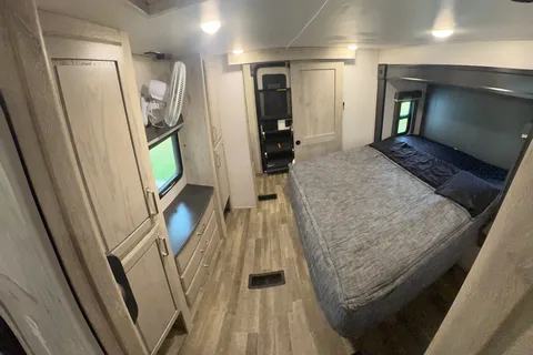 Brandon's Keystone Avalanche 390DS Fifth Wheel