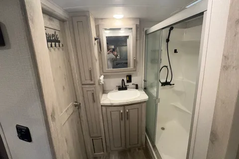Brandon's Keystone Avalanche 390DS Fifth Wheel