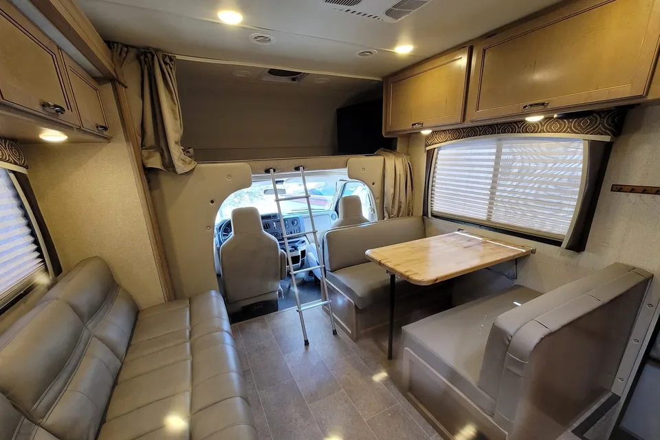 Sleeps 10, A/C, 2 Large Slide Outs, PRIVATE Queen Bedroom, Bunkhouse