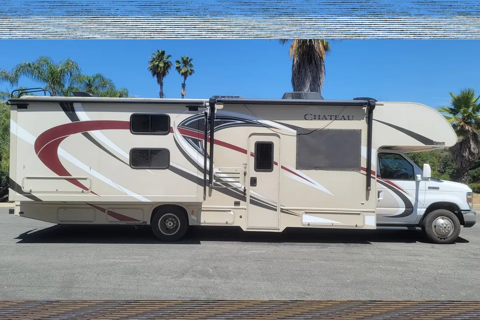 Sleeps 10, A/C, 2 Large Slide Outs, PRIVATE Queen Bedroom, Bunkhouse