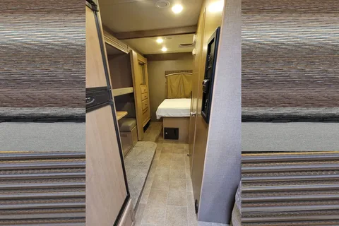Sleeps 10, A/C, 2 Large Slide Outs, PRIVATE Queen Bedroom, Bunkhouse