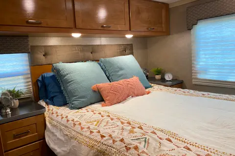 Our home away from home w/bunk beds! *Pet Friendly*