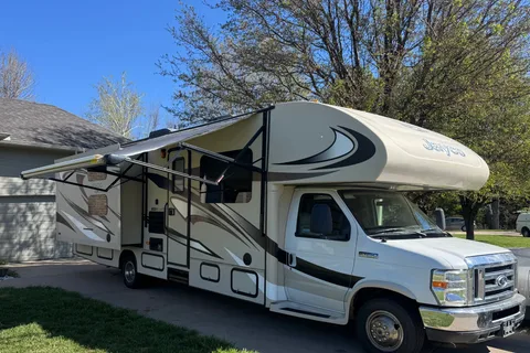 Wade's Jayco Greyhawk Class C