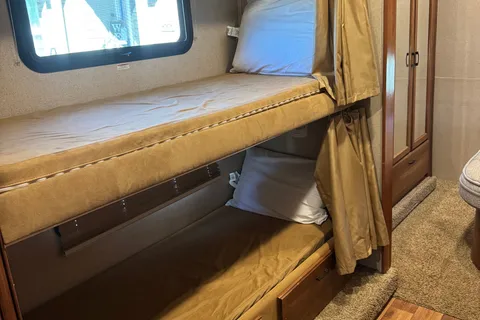 Wade's Jayco Greyhawk Class C