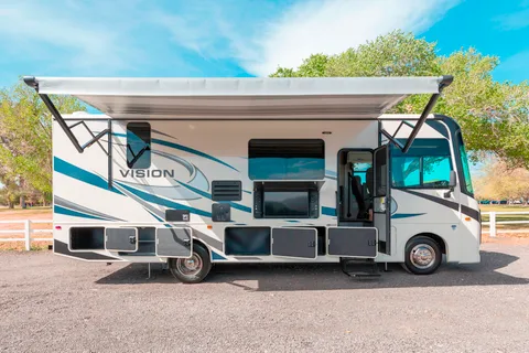 2021 Entegra Coach Sleeps 8