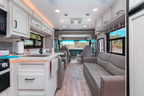2021 Entegra Coach Sleeps 8