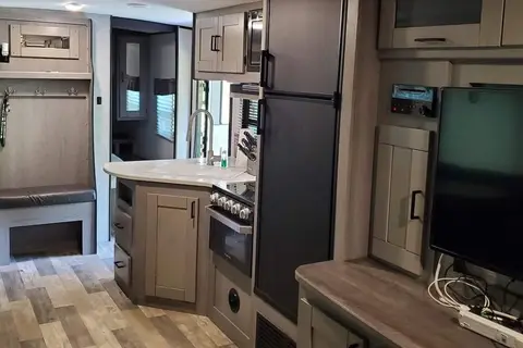 Kip's Forest River Mallard m312 Travel Trailer