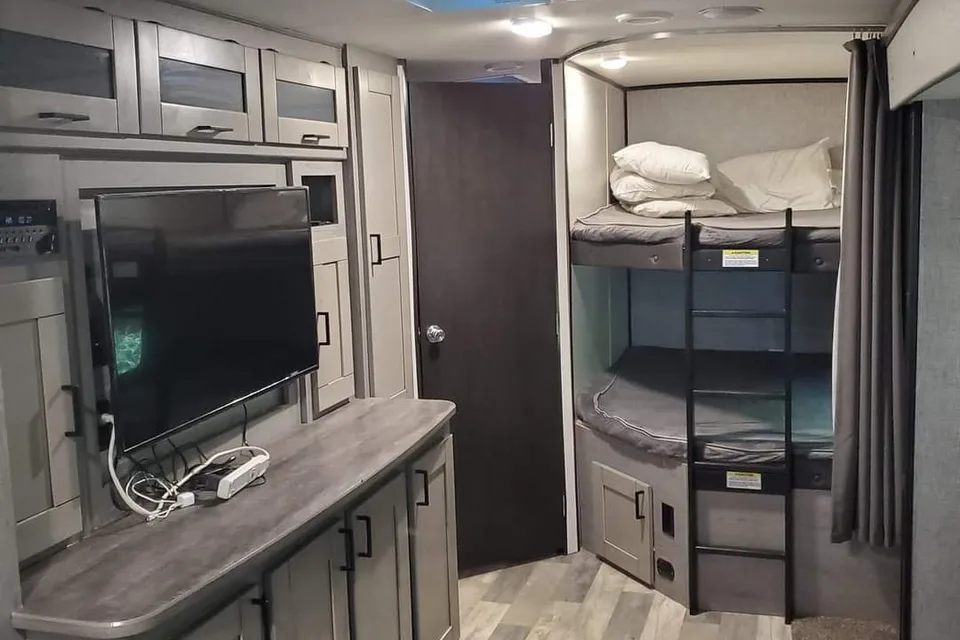 Kip's Forest River Mallard m312 Travel Trailer