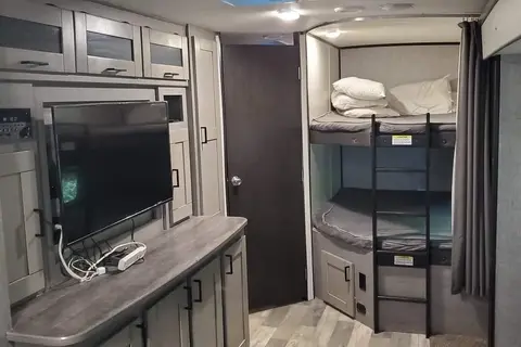 Kip's Forest River Mallard m312 Travel Trailer