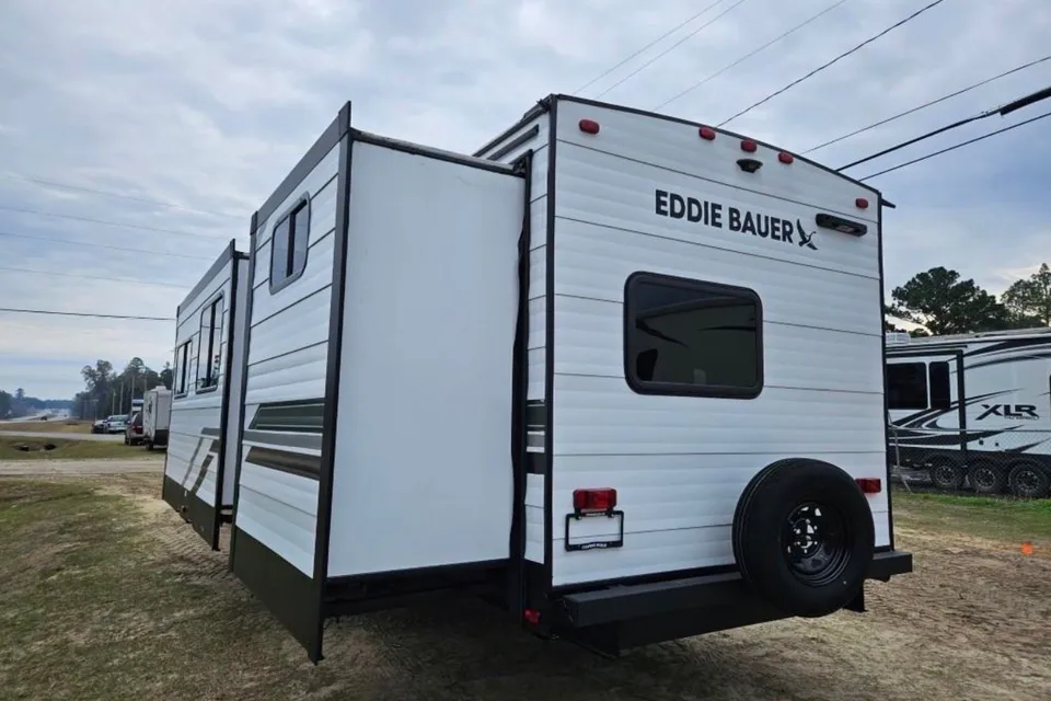 2 Bedroom 1.5 Bath Eddie Bauer Luxury