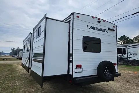 2 Bedroom 1.5 Bath Eddie Bauer Luxury