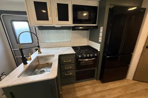 2 Bedroom 1.5 Bath Eddie Bauer Luxury