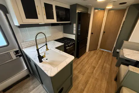 2 Bedroom 1.5 Bath Eddie Bauer Luxury