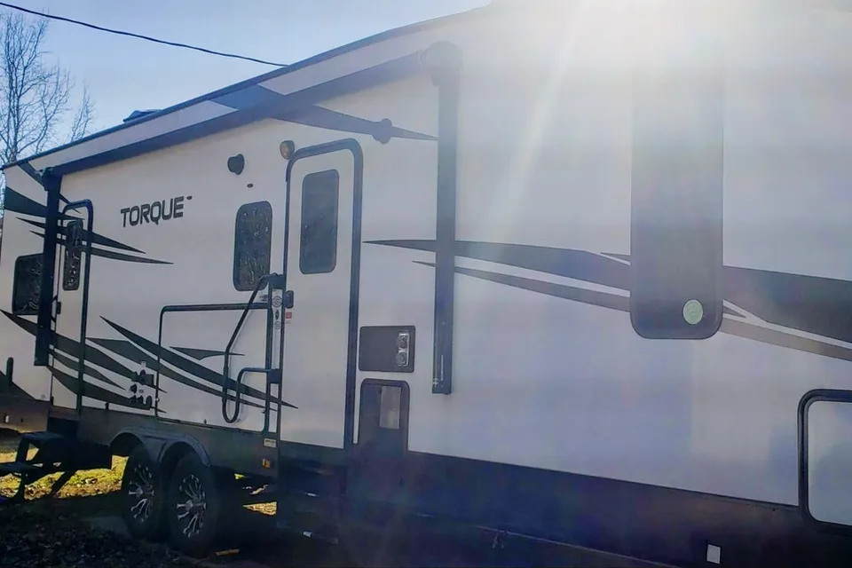 Deep South Camping Heartland T322 Toy Hauler