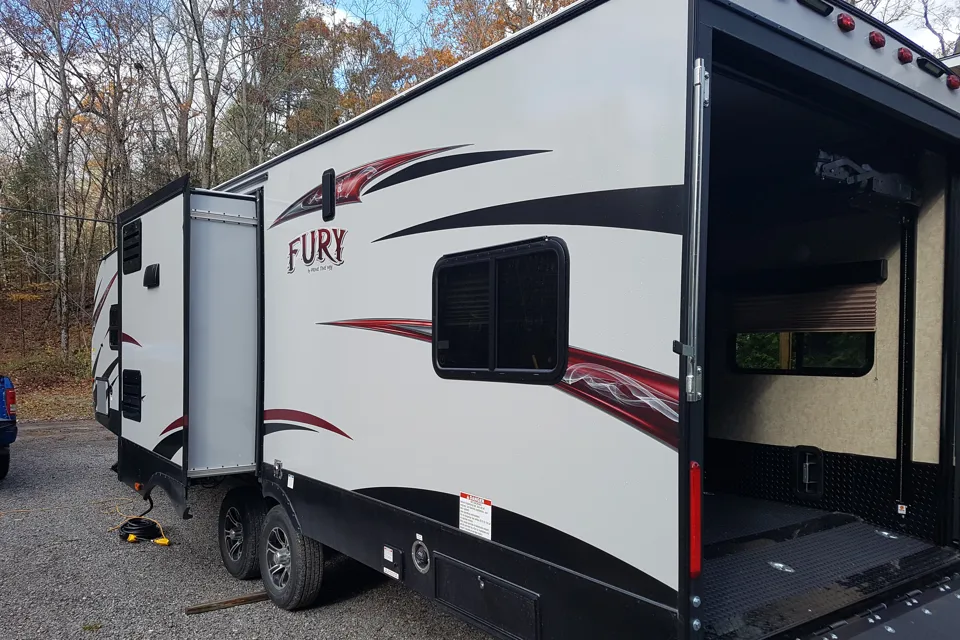Trailer Toyhauler with lots of space for family and toys-
