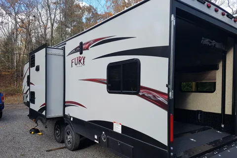 Trailer Toyhauler with lots of space for family and toys- 