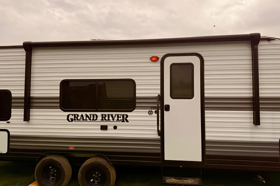 Burns Grand River 248BH Travel Trailer