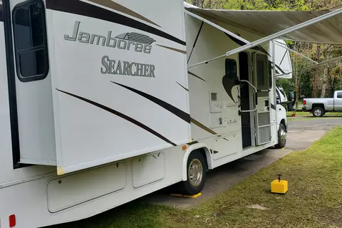 Ashley's Fleetwood Jamboree Searcher Class C