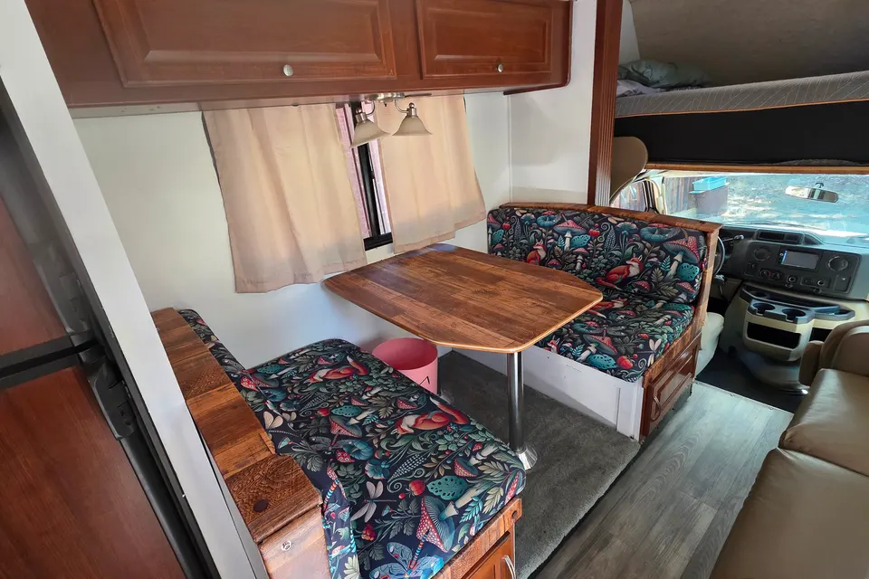 Ashley's Fleetwood Jamboree Searcher Class C