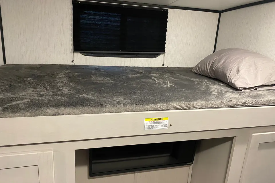 Fully Stocked 2022 Heartland Mallard M32 w/King Size Bed & Outdoor Kitchen