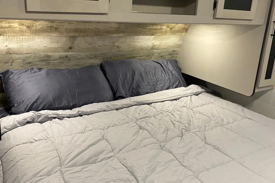 Fully Stocked 2022 Heartland Mallard M32 w/King Size Bed & Outdoor Kitchen