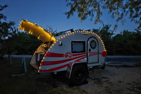 Cozy Teardrop Escape — A/C, Pet-Friendly, Fully Loaded