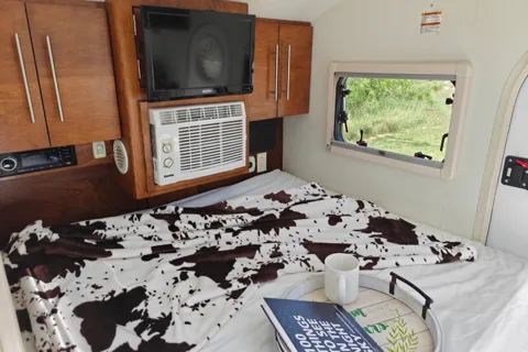 Cozy Teardrop Escape — A/C, Pet-Friendly, Fully Loaded