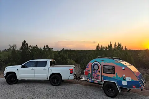 Cozy Teardrop Escape — A/C, Pet-Friendly, Fully Loaded