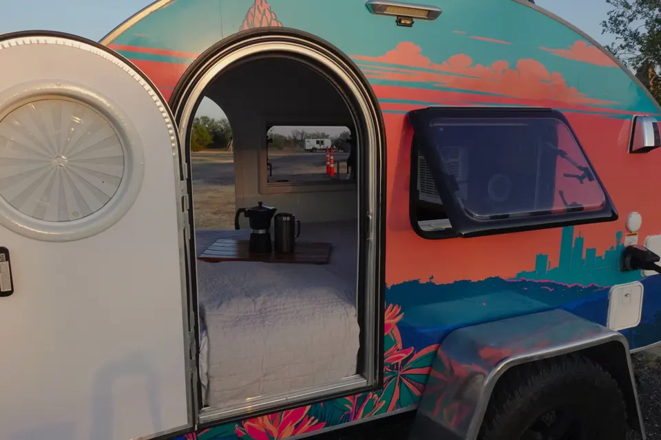 Cozy Teardrop Escape — A/C, Pet-Friendly, Fully Loaded