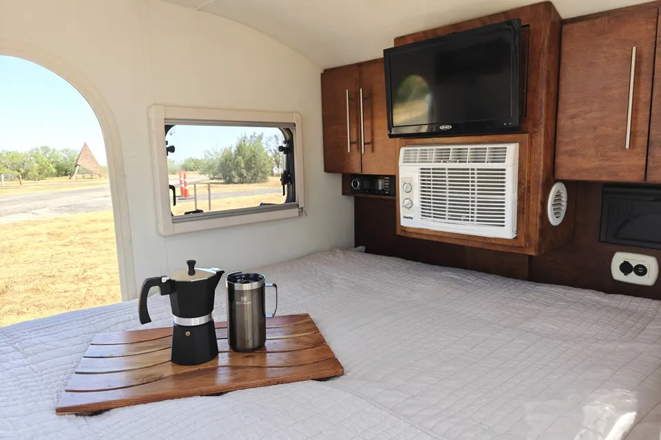 Cozy Teardrop Escape — A/C, Pet-Friendly, Fully Loaded
