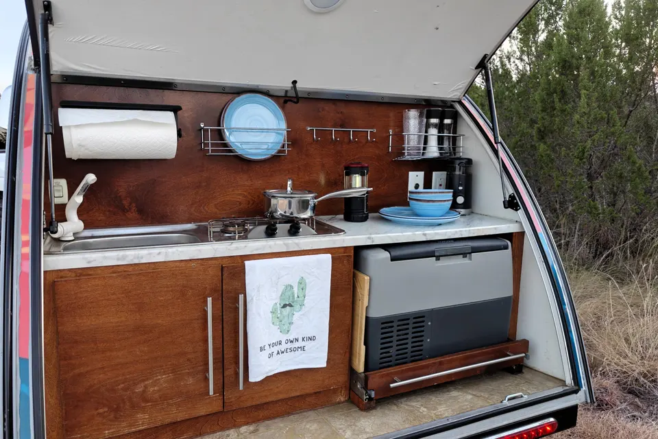 Cozy Teardrop Escape — A/C, Pet-Friendly, Fully Loaded