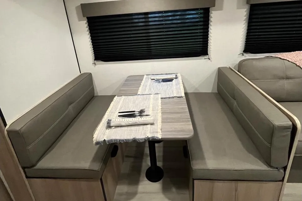 Jenny's 2025 Coachmen 27B Travel Trailer CL34